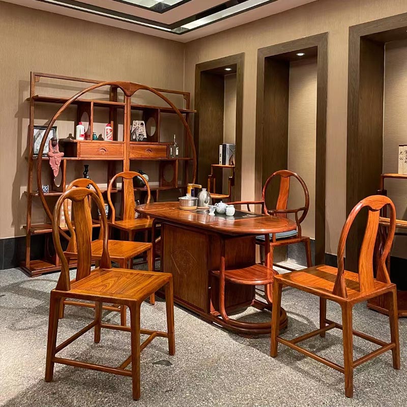 Vilka är fördelarna med den kinesiska stilen Rosewood Tea Table jämfört med ett vanligt tebord?